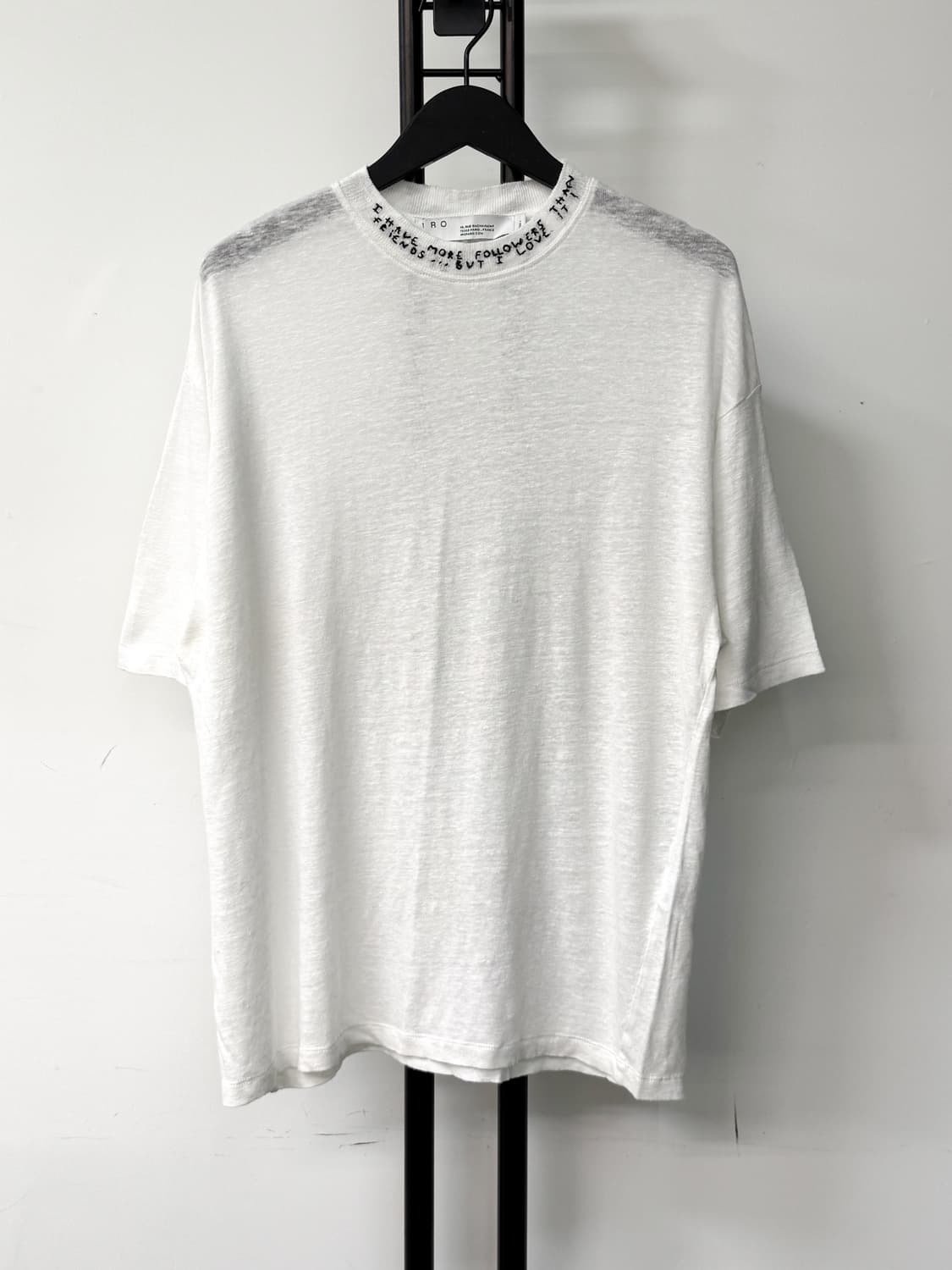이로 19s/s 넥 레터링 로고 티셔츠 상품이미지1