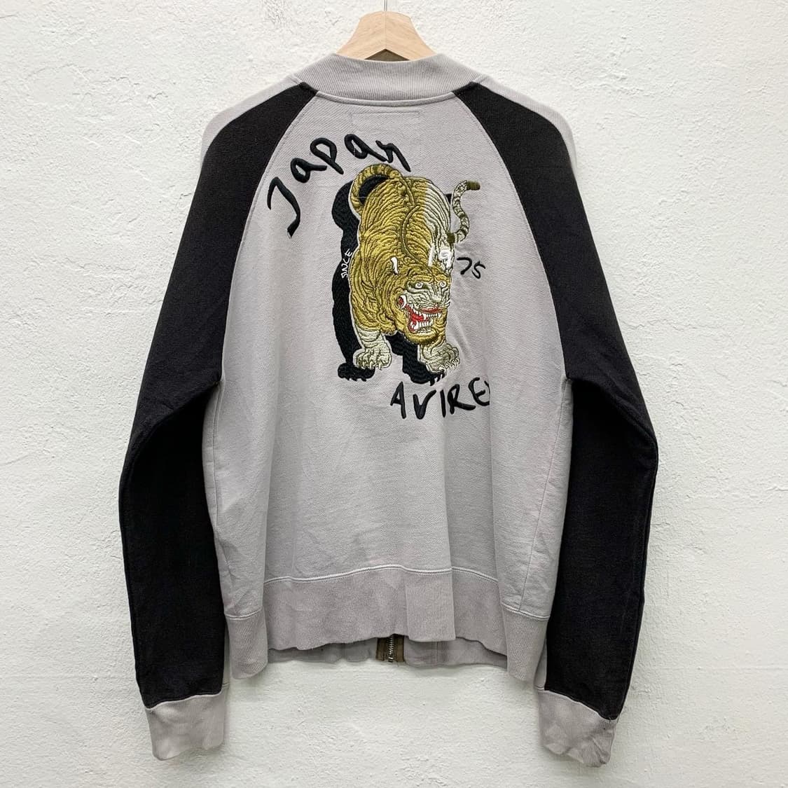 아비렉스 그레이 빅타이거 자수 코튼 블루종 자켓 상품이미지4