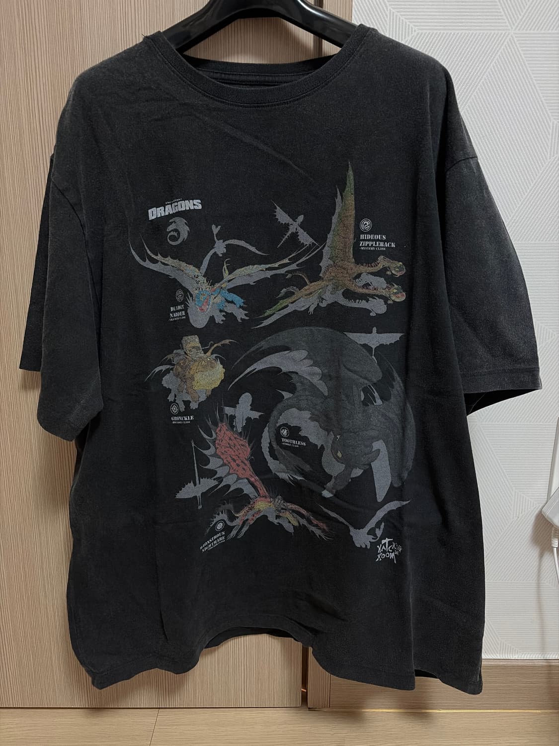 해칭룸 드래곤 길들이기 반팔 상품이미지1