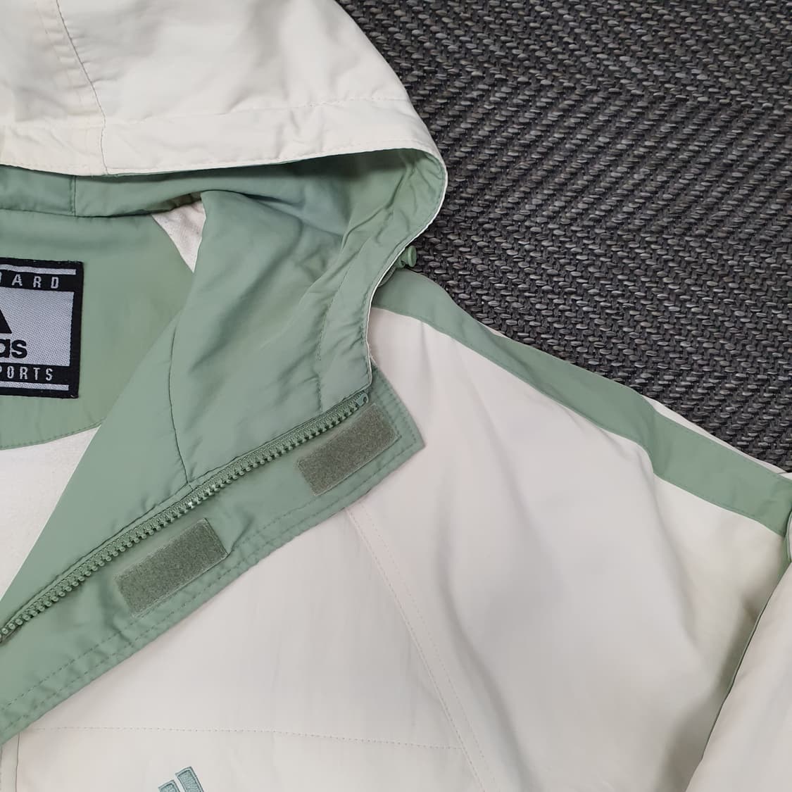 아디다스 스노우보드 올드스쿨 집업자켓 남자105 상품이미지3