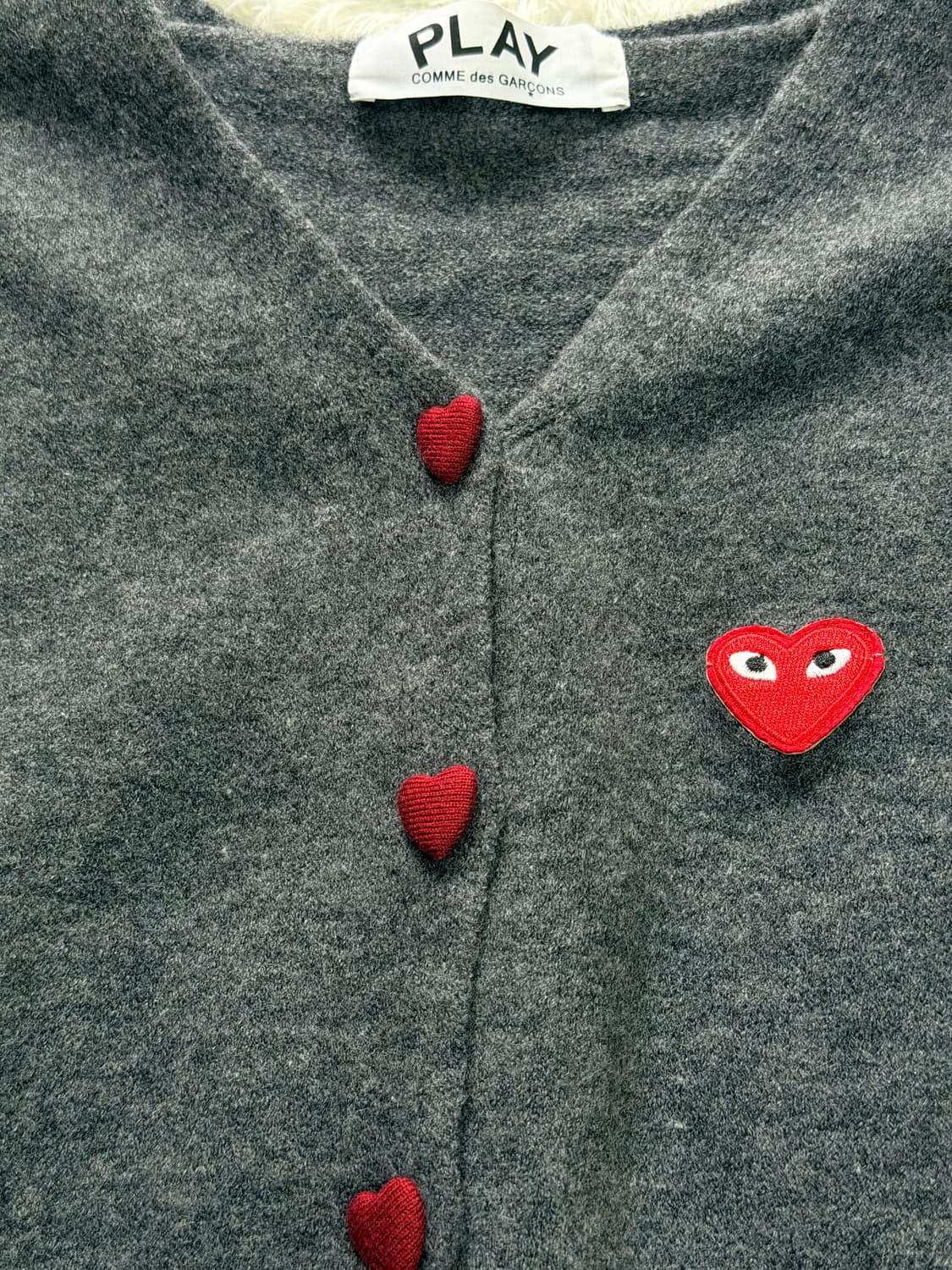 꼼데가르송 플레이 하트 버튼 크롭 가디건 상품이미지5