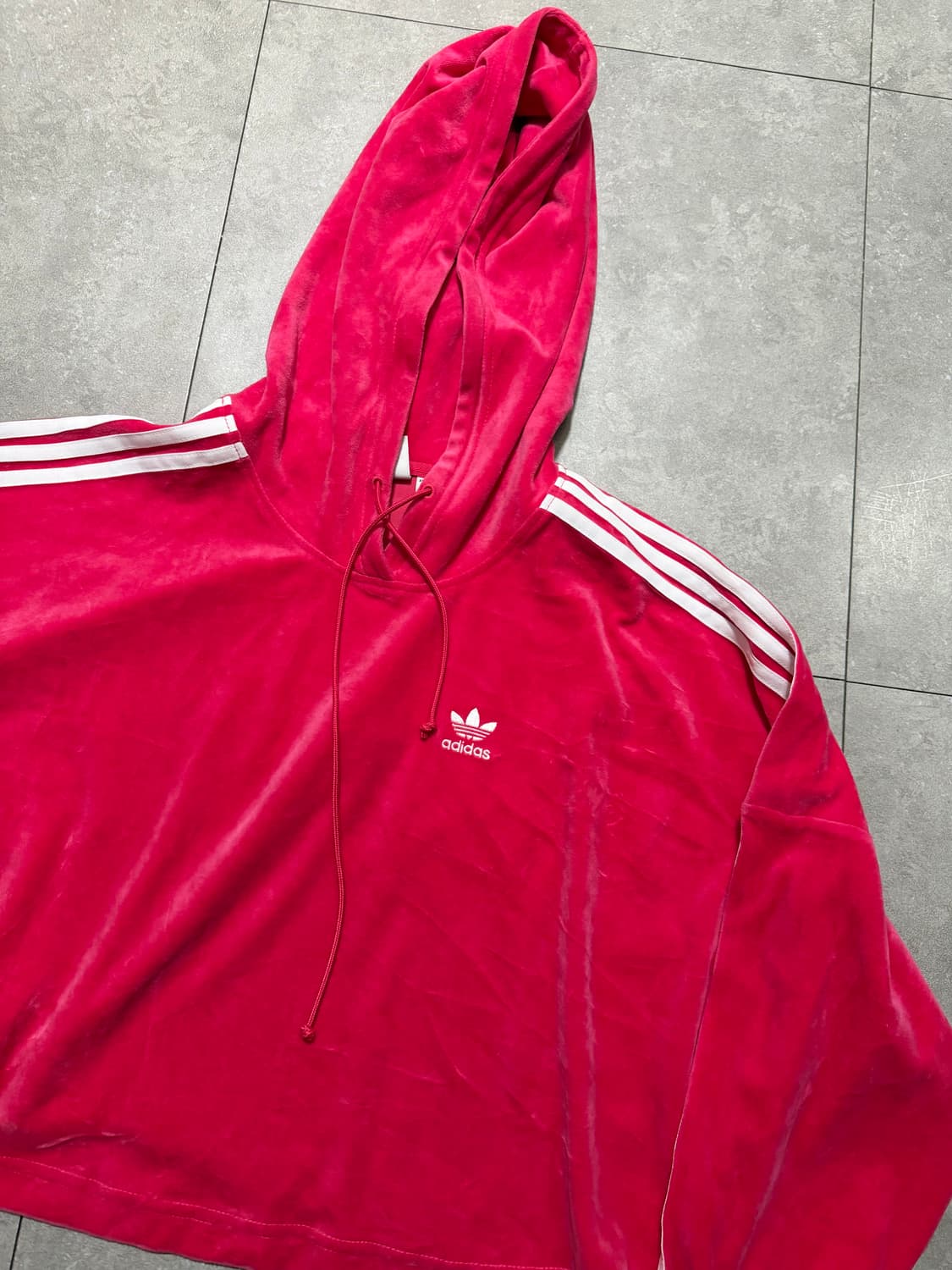 아디다스 벨루아 오버사이즈 크롭 스웻 후디 66size  상품이미지8