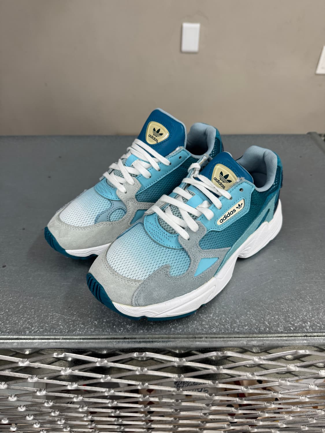 아디다스 팔콘 블루 235 상품이미지2