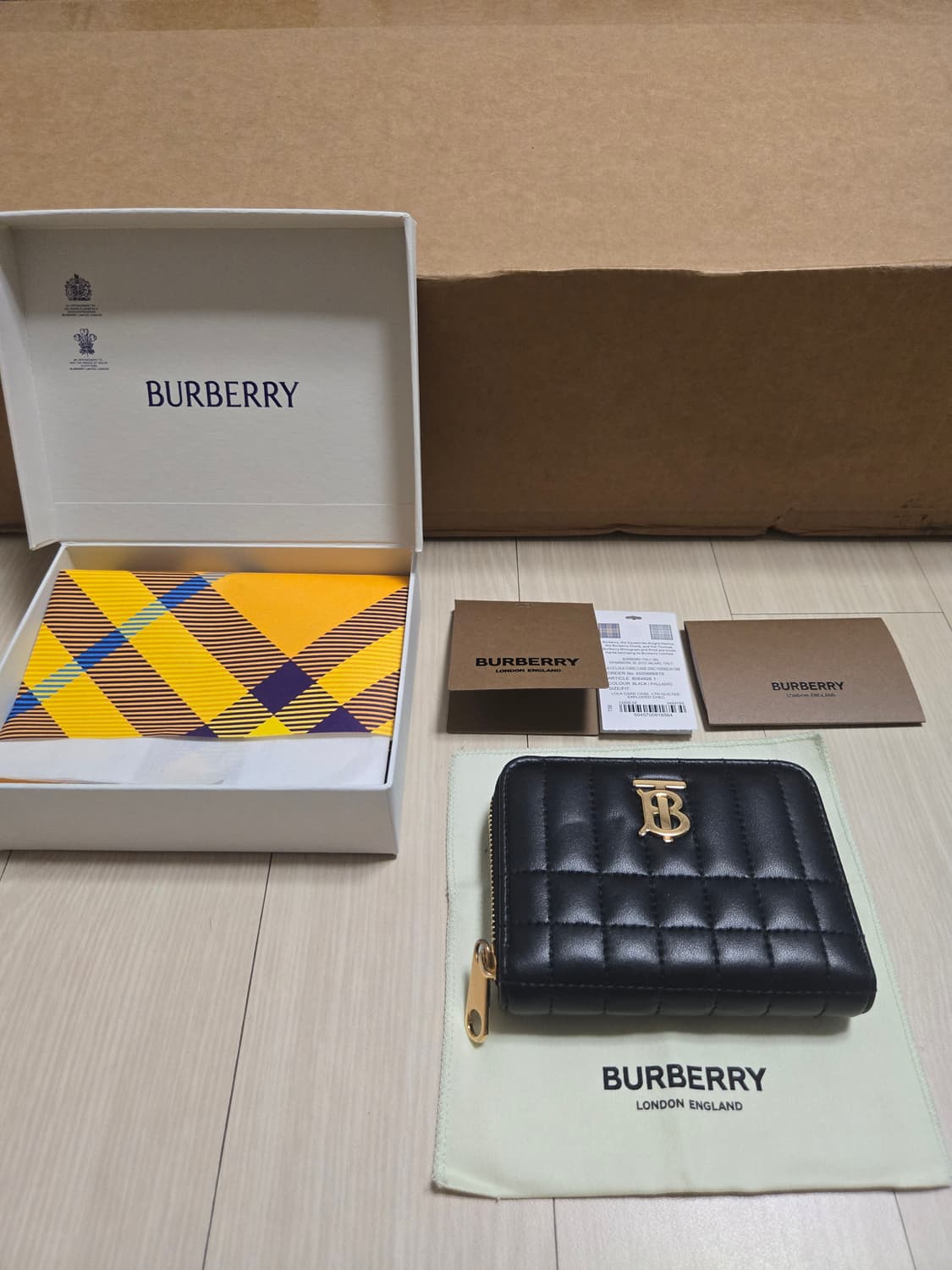 버버리 퀼팅 롤라 지퍼 지갑 블랙 상품이미지1