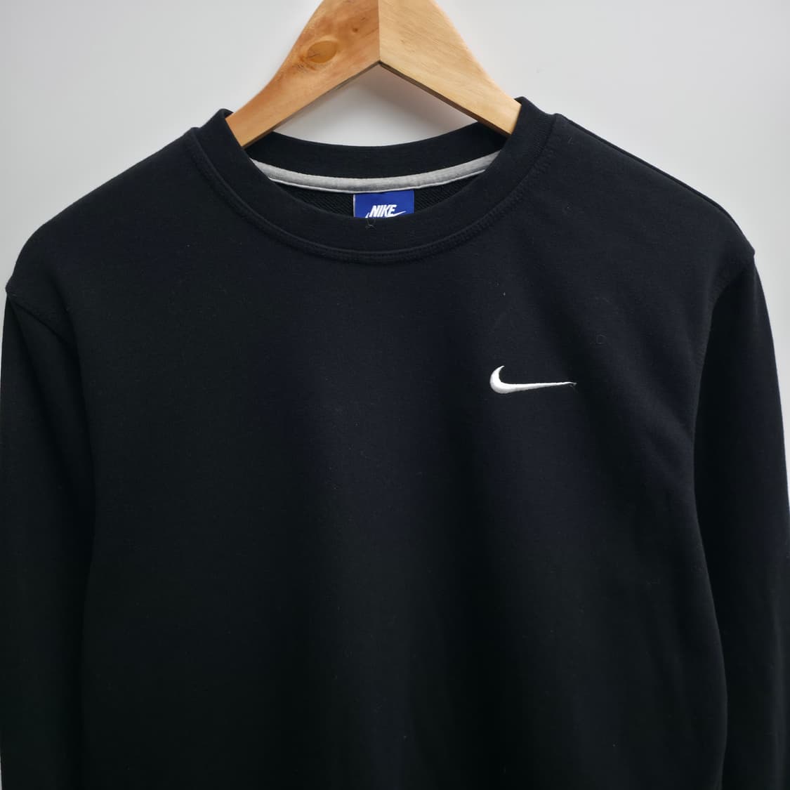 [L] 나이키 스우시 블랙 맨투맨 상품이미지2