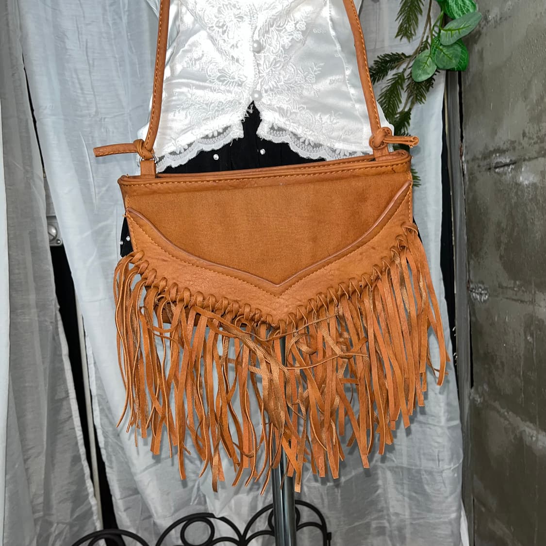 테슬 크로스백 상품이미지2