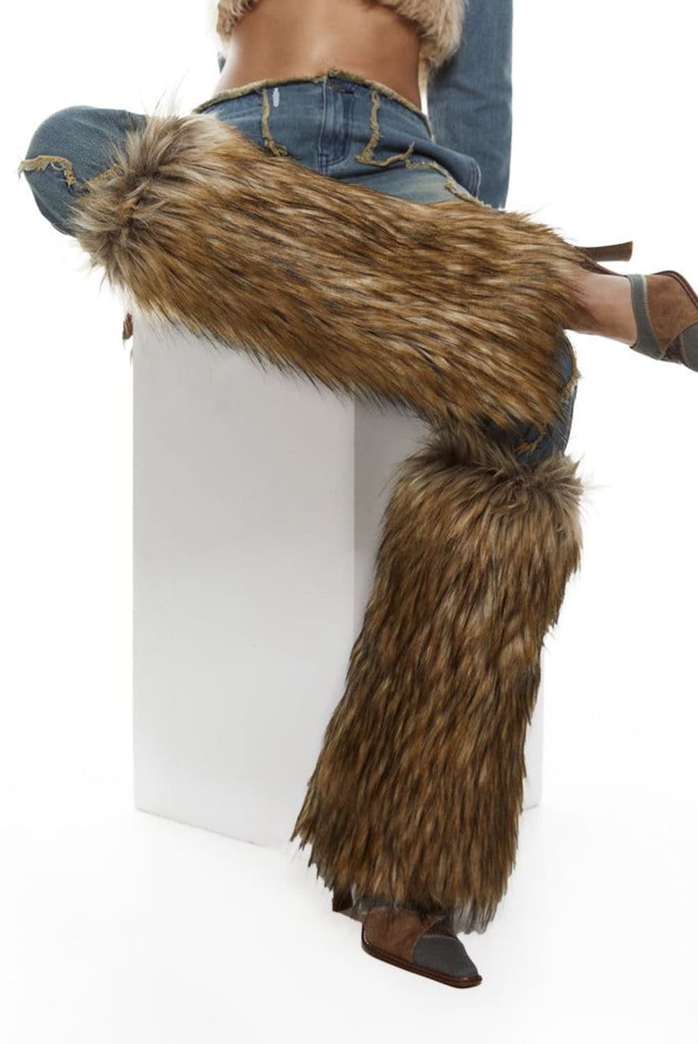 새상품) 영국브랜드🇬🇧 Jaded London 예티 퍼 레그워머 상품이미지1