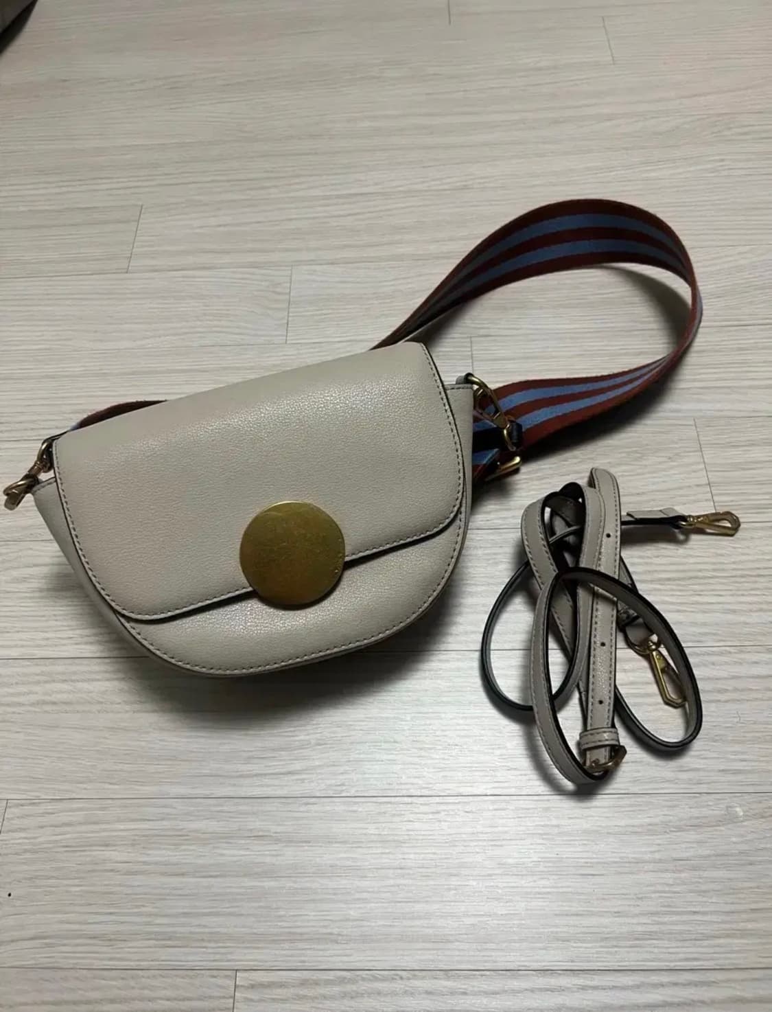 오야니 로티 새들 크로스바디 백 상품이미지2