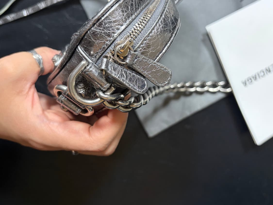 최저가) 발렌시아가 르카골 하트 미니백 실버 상품이미지3