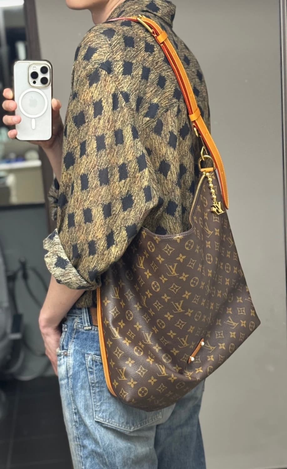 루이비통 컬렉션라인 배가본드 호보백 가방 새상품 판매 상품이미지3