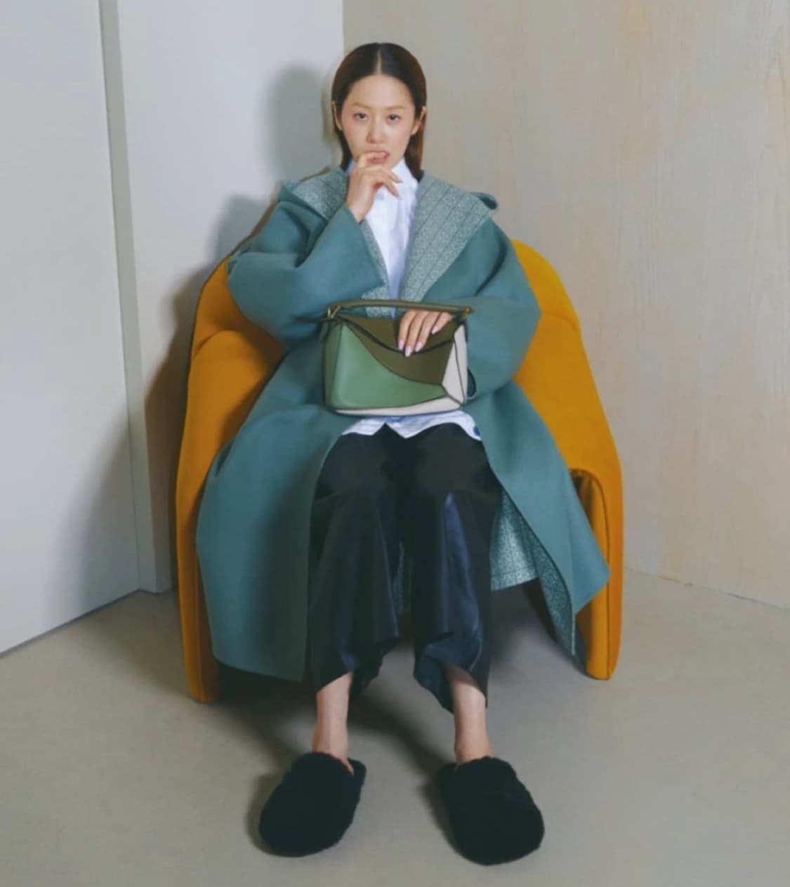 로에베 아나그램 로브 코트 상품이미지9