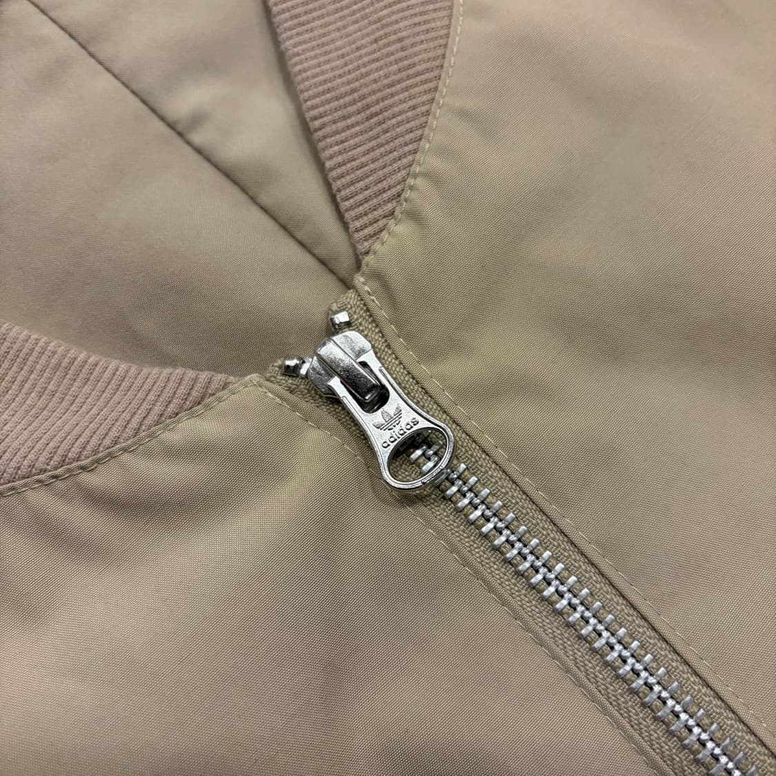 [XL] 아디다스 에센셜 베이지 봄버 버튼 자켓 B701 상품이미지4