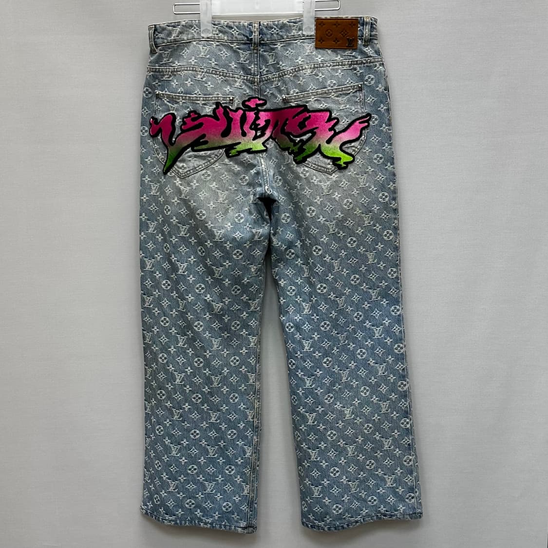 루이비통 그래피티 모노그램 버기 데님 팬츠 (32 33)  상품이미지4