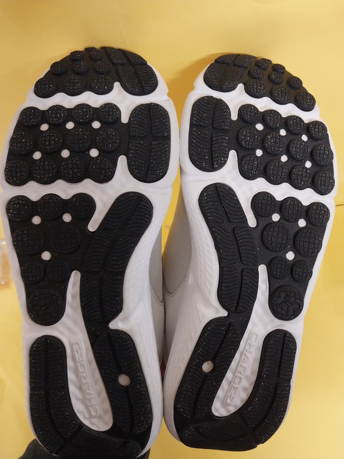 남성 언더아머 UA 차지드 어서트 10 런닝화, 운동화 (280) 상품이미지8