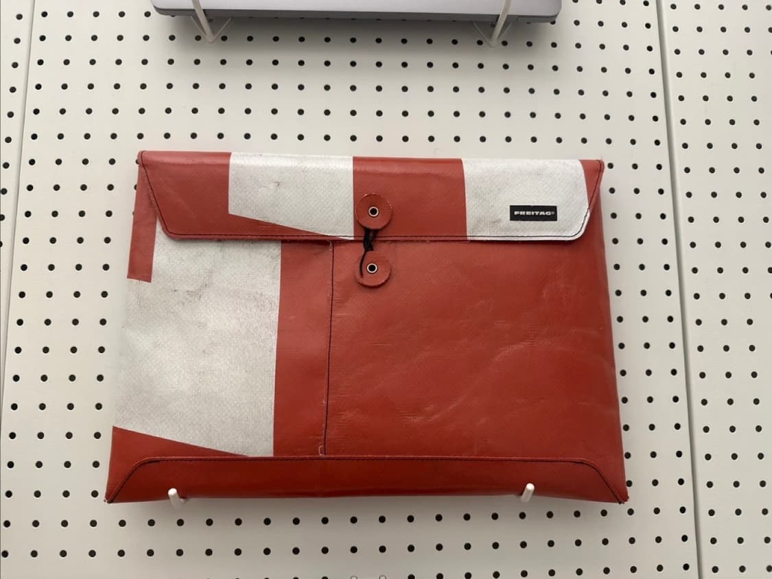 프라이탁 13인치 노트북 파우치 상품이미지1