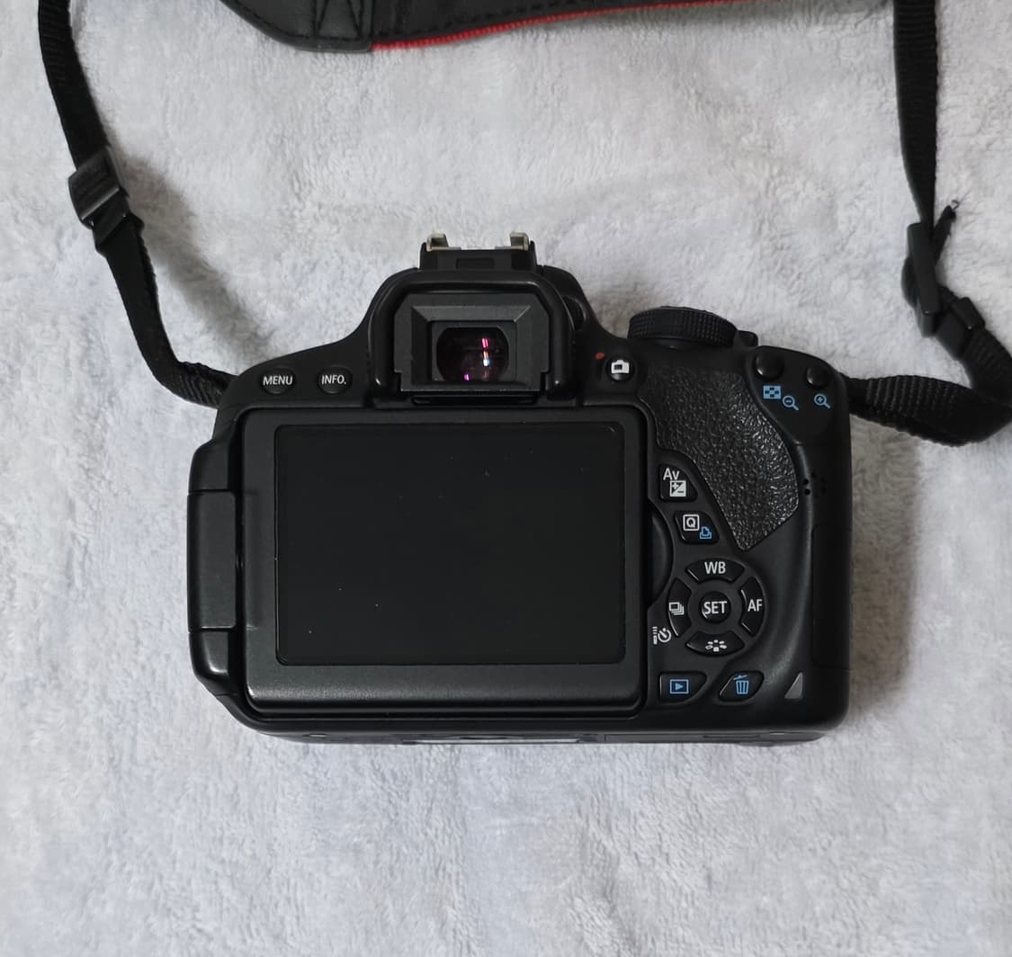 캐논 EOS 700D DSLR 카메라 팝니다. 상품이미지6