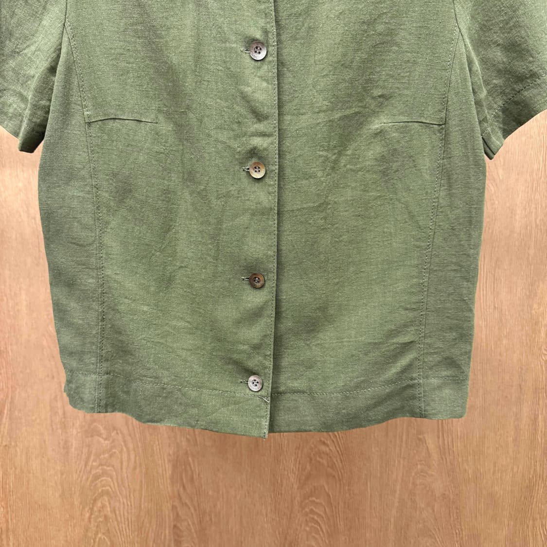 버버리 런던 반팔 셔츠 린넨 버튼 디테일 슬림핏 카키 그린 상품이미지5