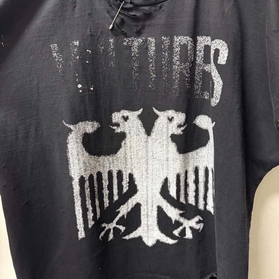 이지 벌쳐스 머천 디스트로이드 반팔티 상품이미지5