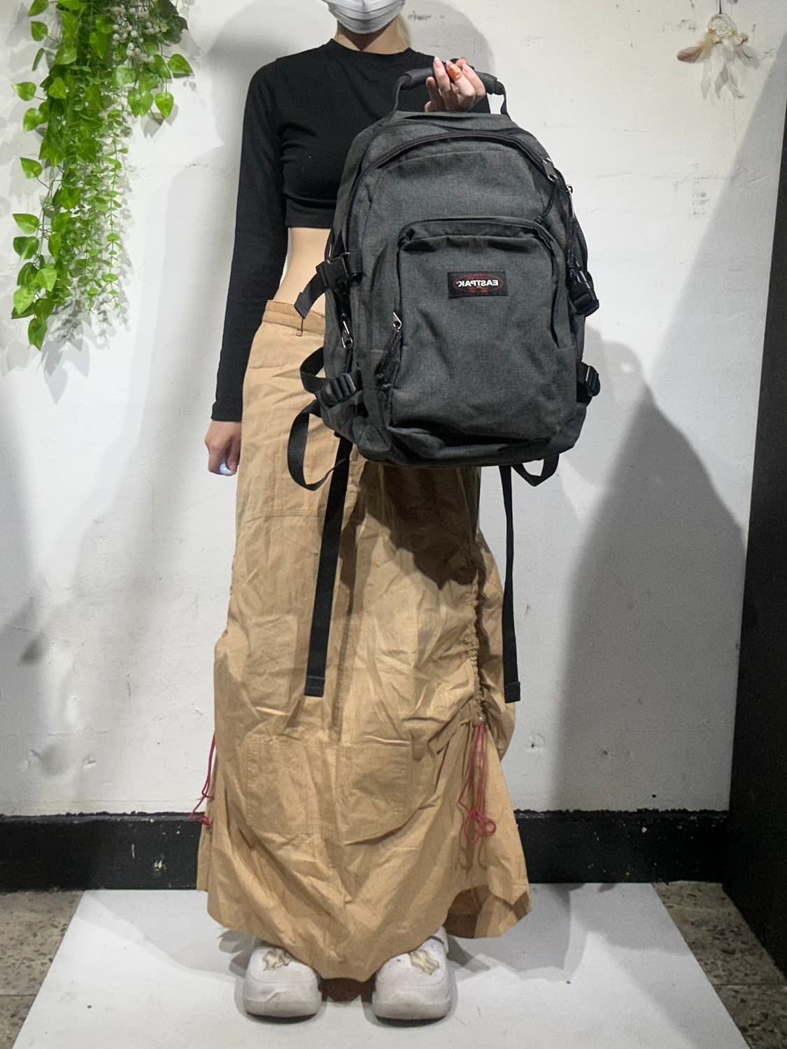 이스트팩 그레이 백팩 가방 상품이미지2