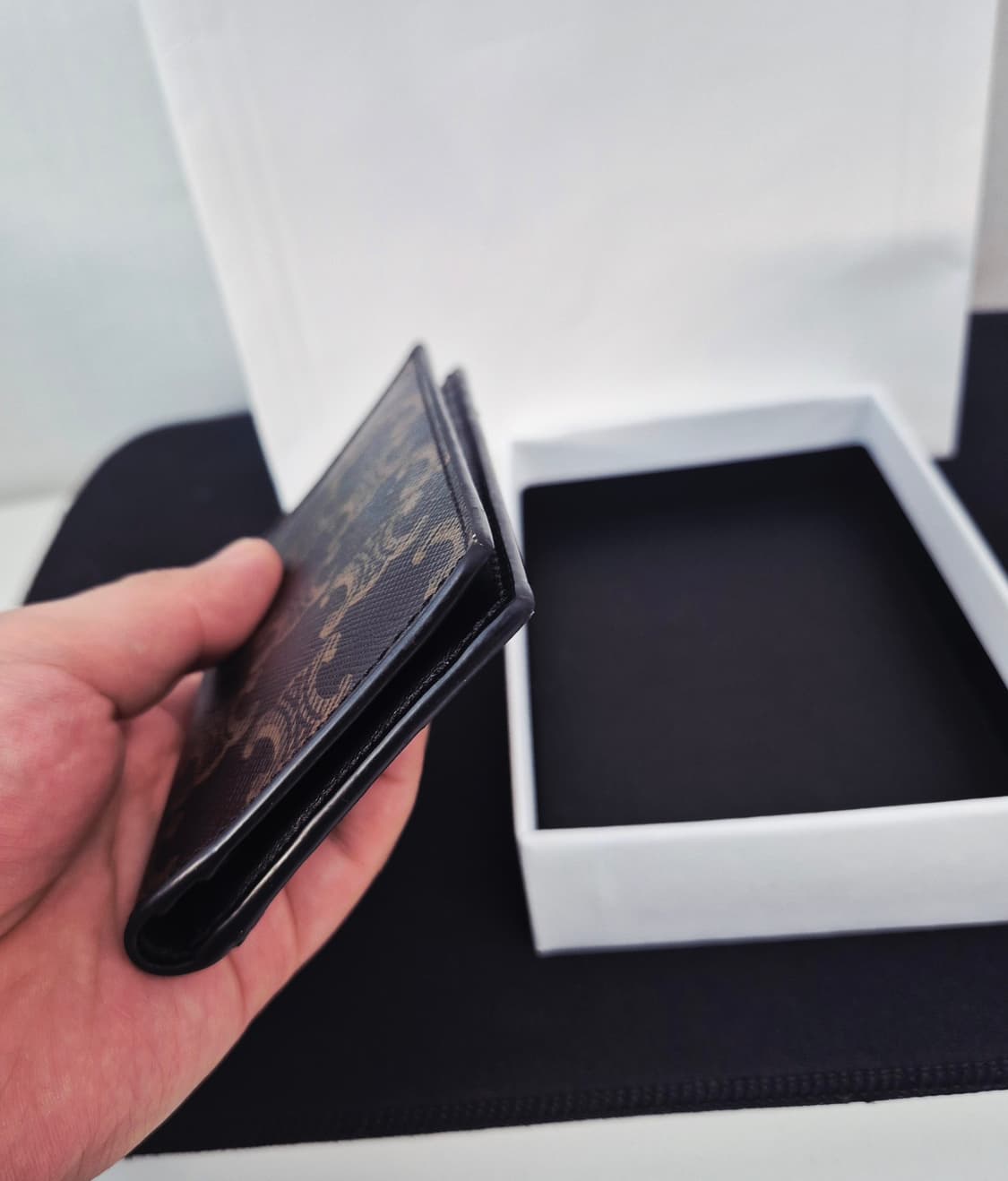 셀린느 트리옹프 카드지갑 상품이미지2