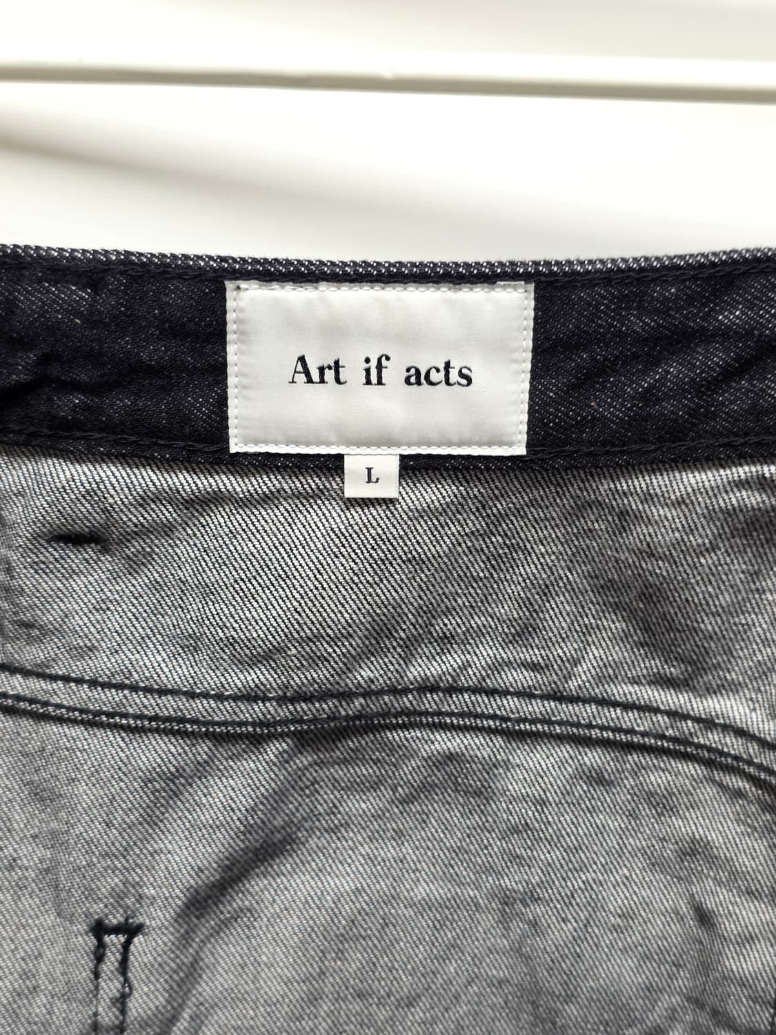 아트이프액츠 ONE TUCK CURVE DENIM 팝니다 상품이미지4