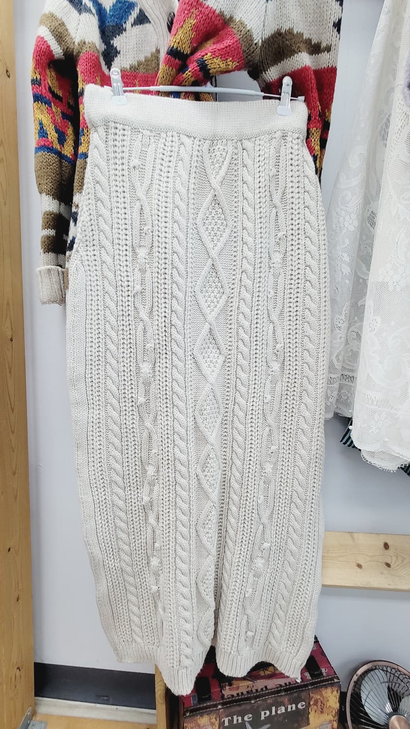 써스데이아일랜드 에스닉 가디건. 케이블 니트스커트 상품이미지7