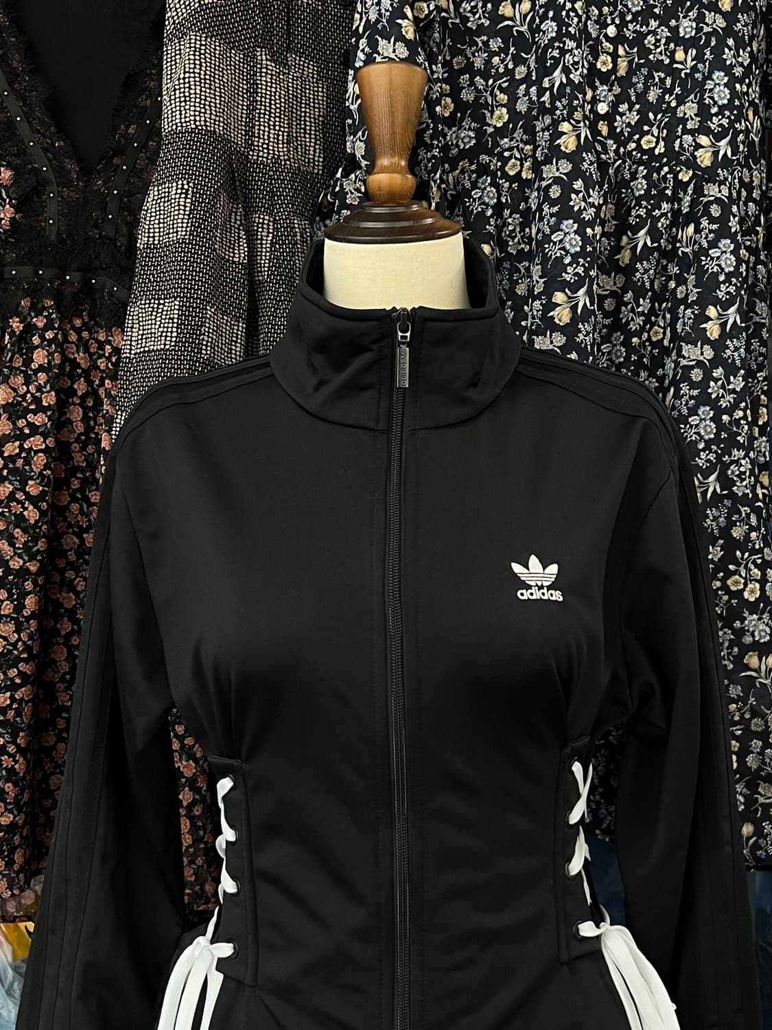 [아디다스] Adidas 올웨이즈 오리지널 레이스드 트랙 재킷 원피스 M 상품이미지4
