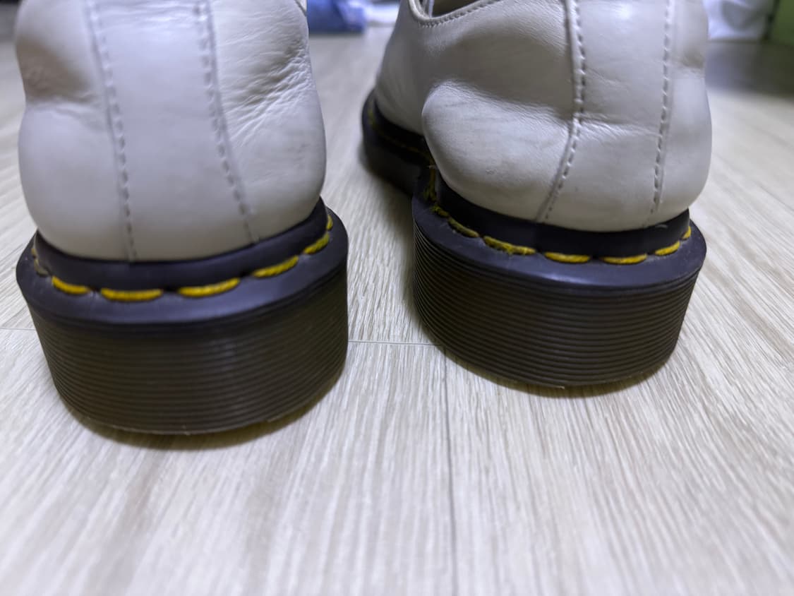 닥터마틴 3홀 화이트 230 상품이미지3