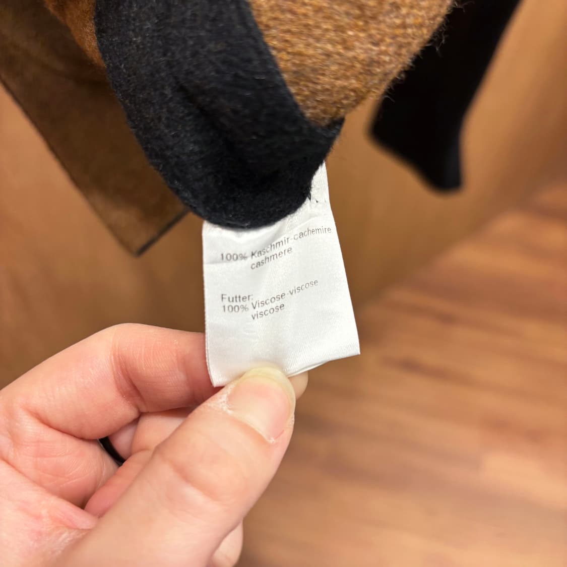 아크리스 테일러드 자켓 클래식 싱글 버튼 브라운 배색 카라 디테일 블랙 상품이미지8