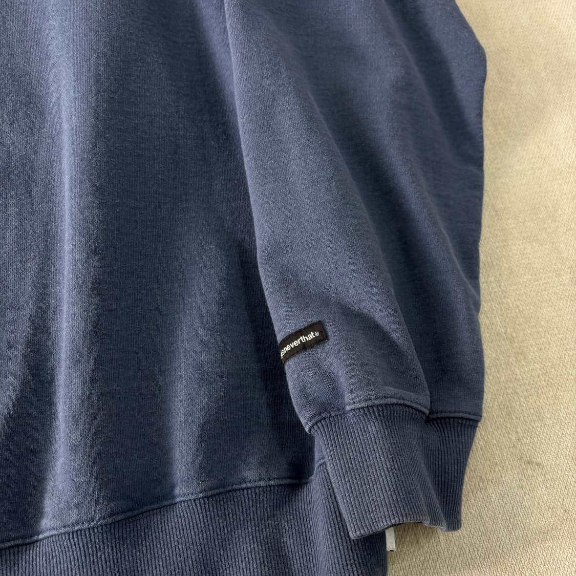 100 디스이즈네버댓 빅로고 맨투맨 상품이미지2