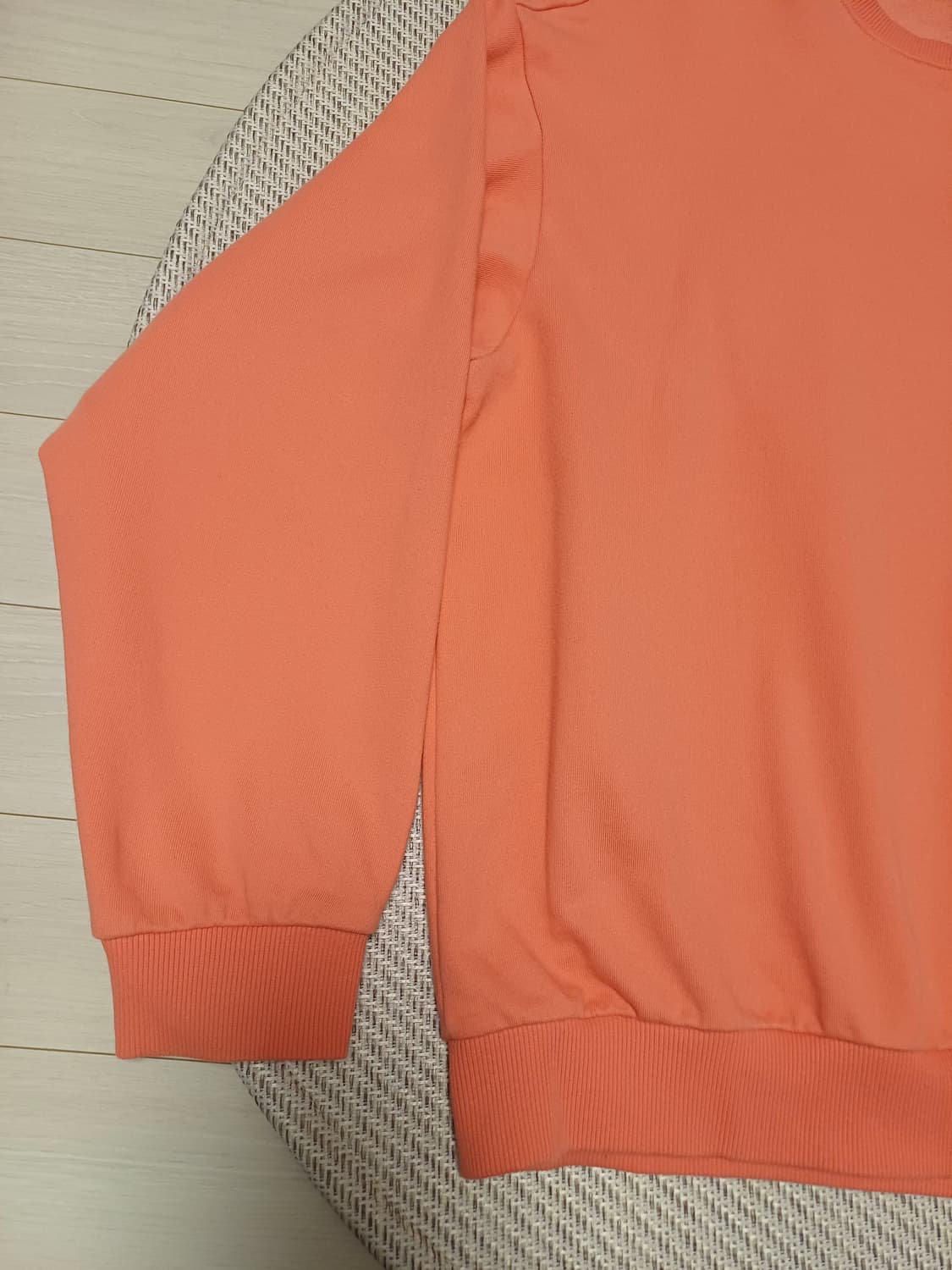 [105/XL] 엄브로 에센셜 스몰로고 와플 맨투맨 - 코랄 (세미크롭 상품이미지5