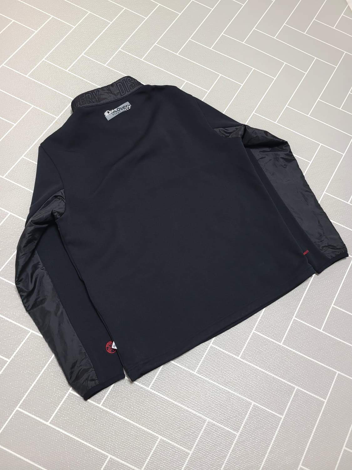 디스커버리 익스페디션 사이드 로고 반집업 티셔츠 95 상품이미지2