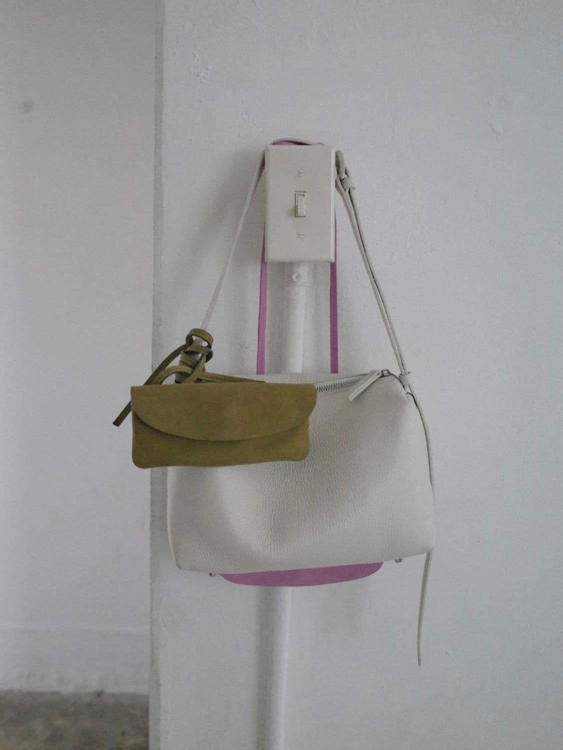 Foeto 포에토 How string bag 벨트백 _ 올리브 상품이미지1