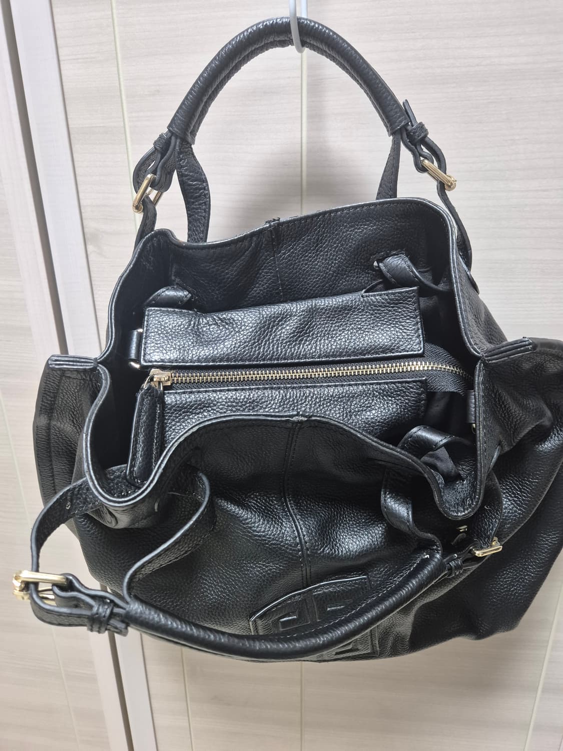 (정품) 지방시 블랙 레더 토트백 천연가죽 블랙 상품이미지6