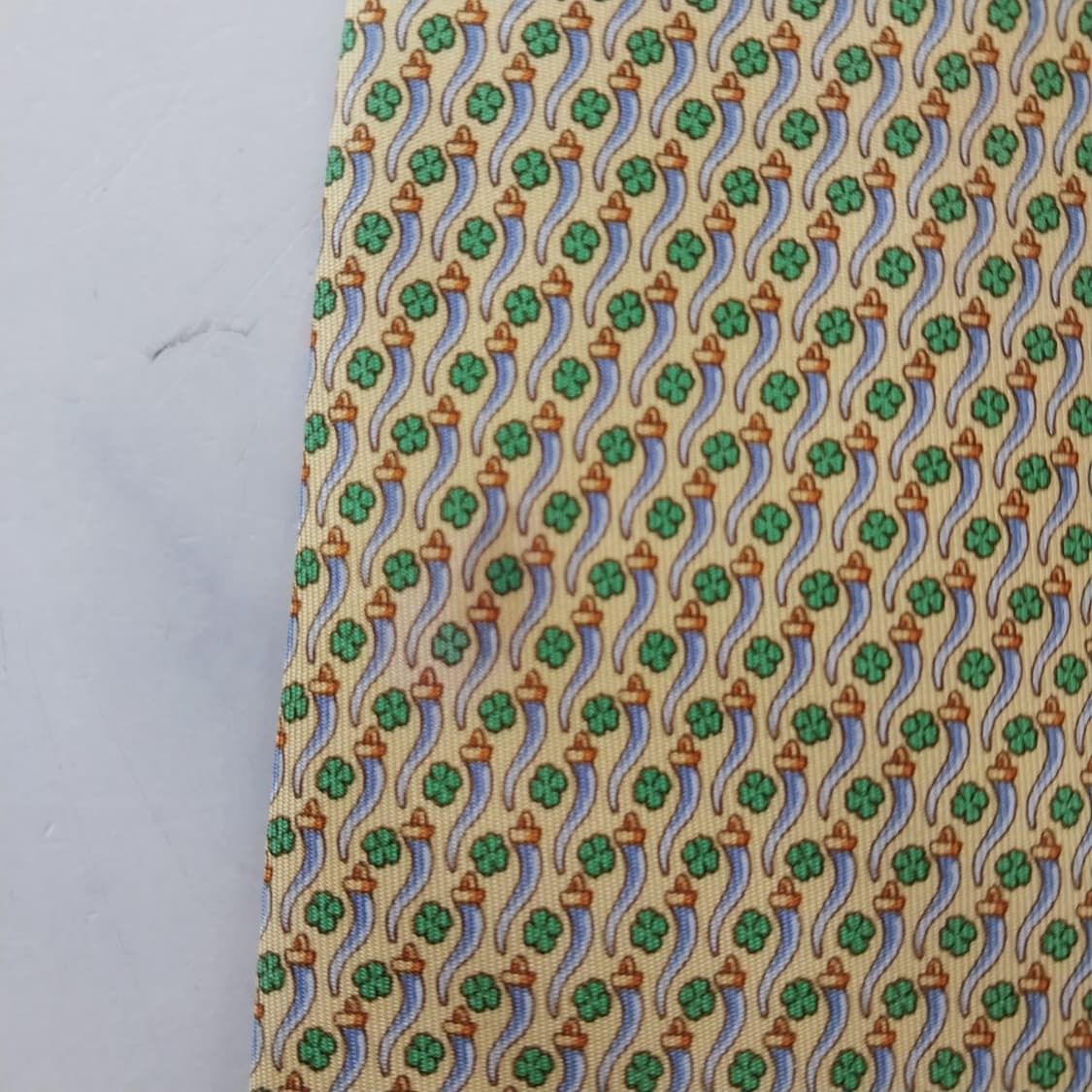 살바토레 페라가모 네잎클로버 모티브 넥타이 9.3cm A+~A등급 K25 상품이미지9