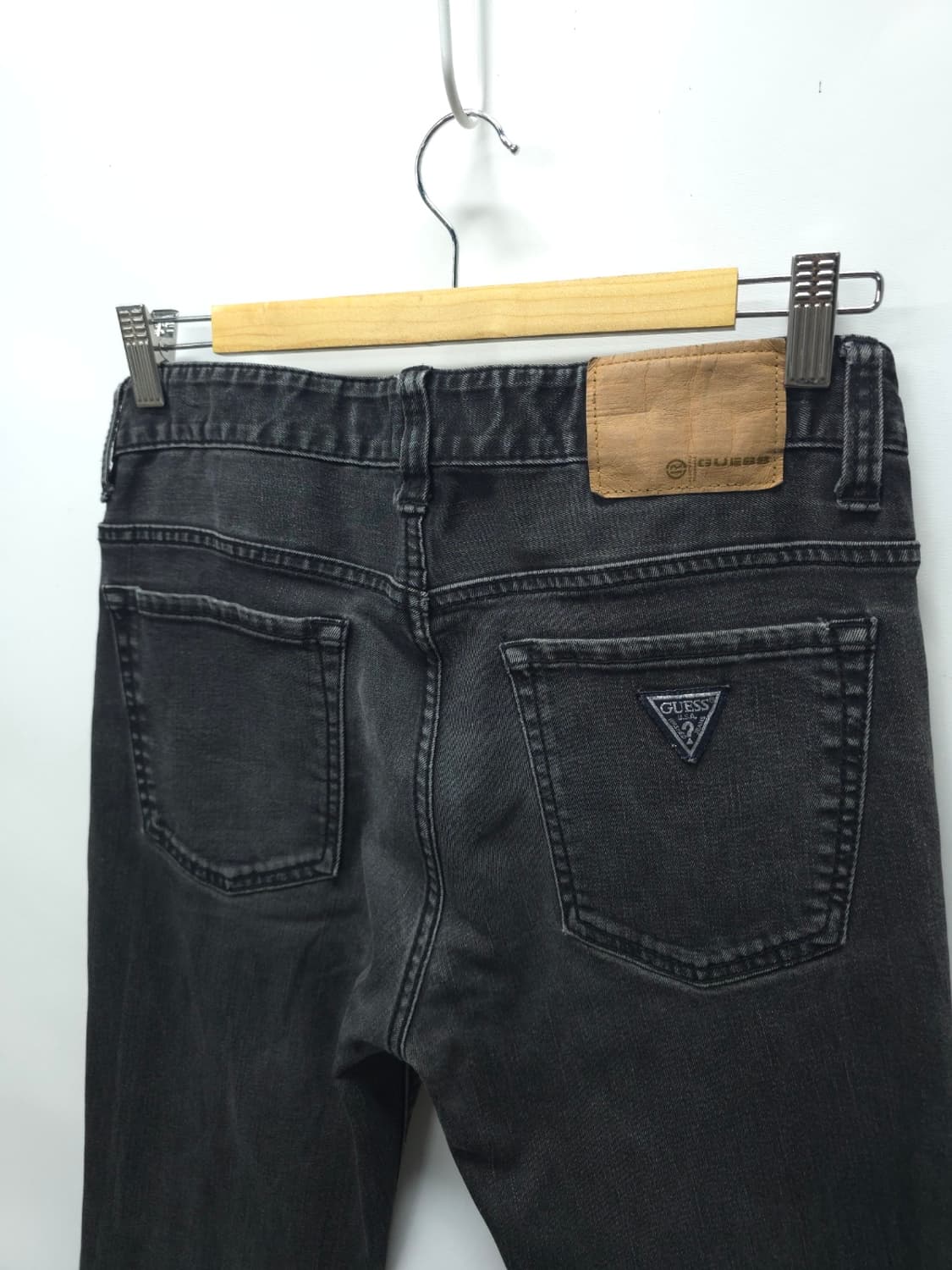 ​게스 GUESS 블랙 워싱 슬림 데님 팬츠 (30) 상품이미지7