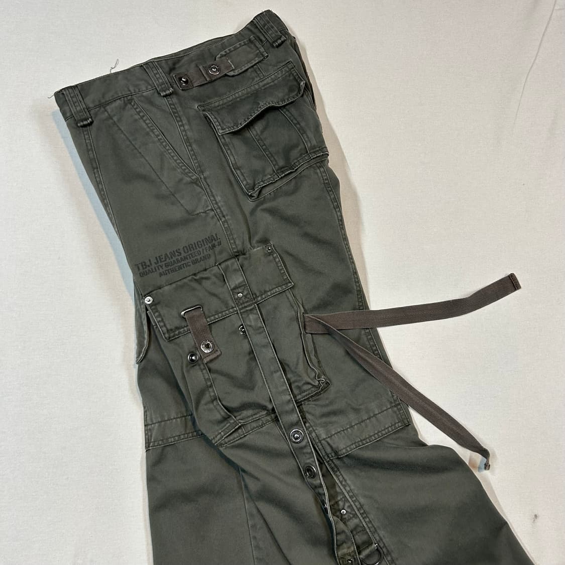 32inch) TBJ 멀티 포켓 본디지 스트랩 카고 와이드 팬츠 상품이미지3