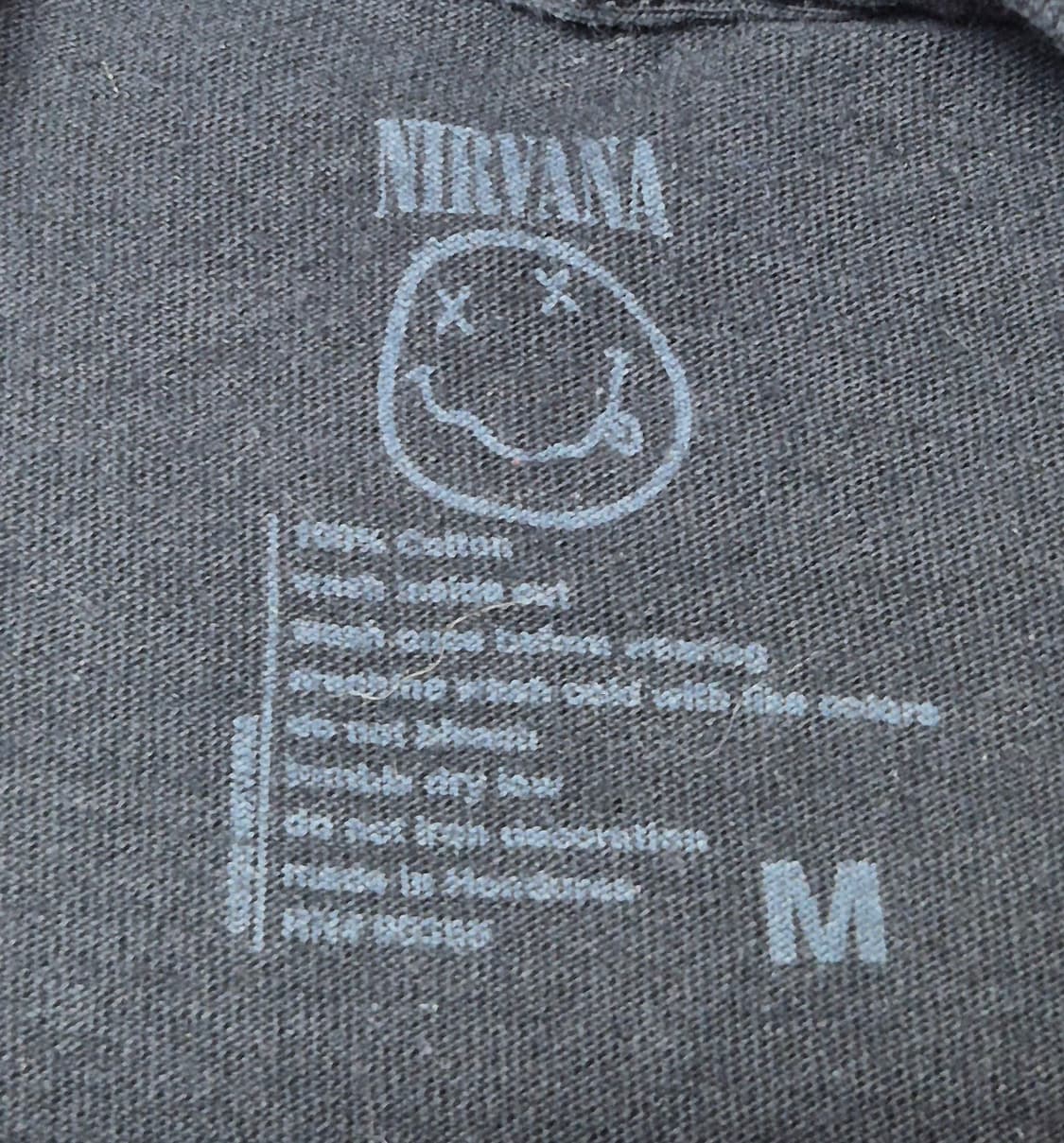 [M] 너바나 3집 IN UTERO 오피셜 -140

총장 : 66
어깨 상품이미지4