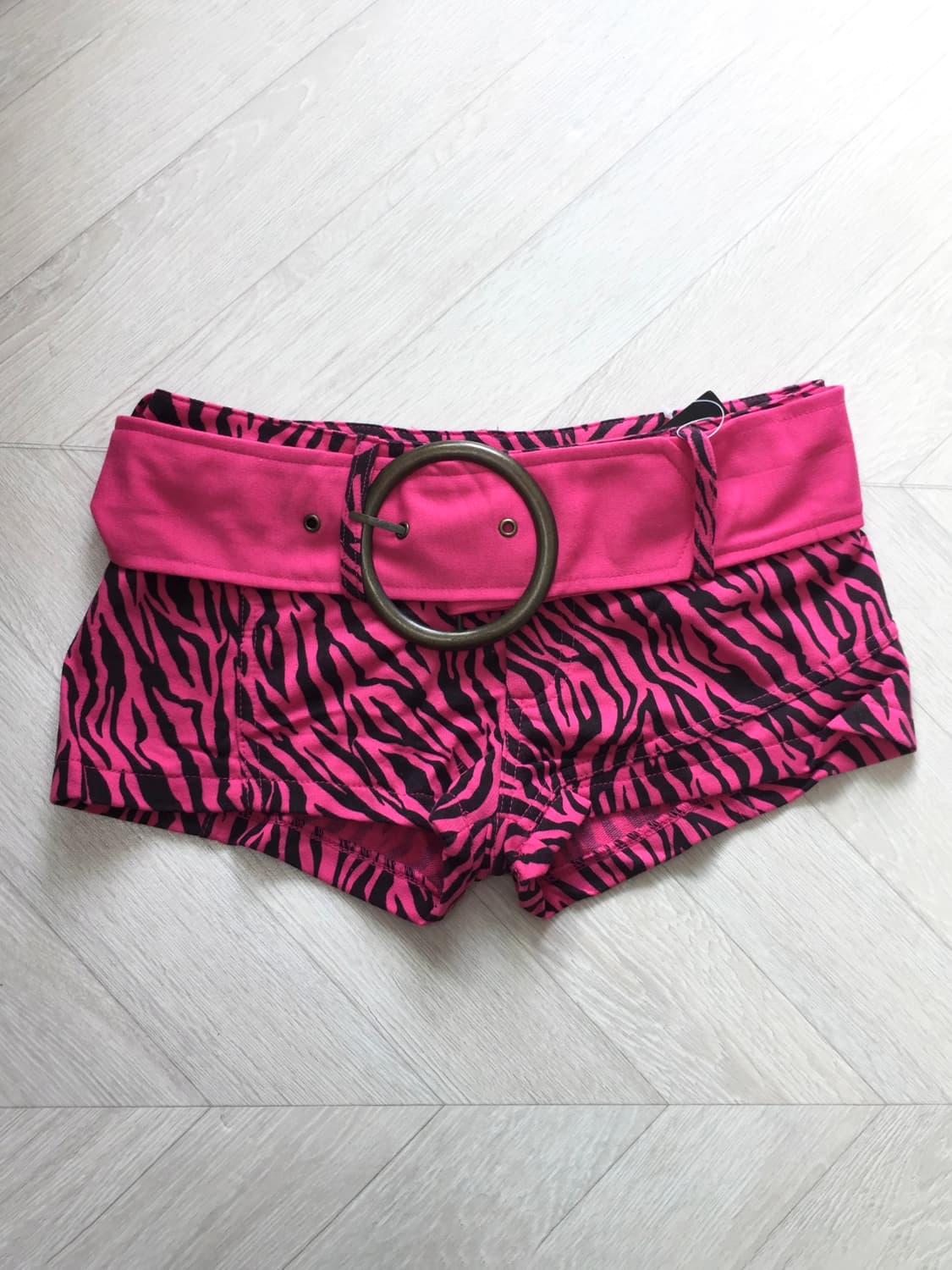 Pink Zebra Bold Belt Mini Shorts 상품이미지2