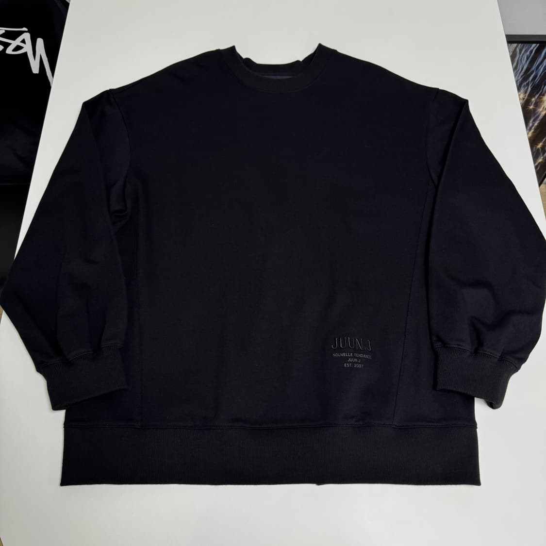 준지(Juun.J) 로고 디테일 블랙 절개 스웨트셔츠 36 상품이미지1