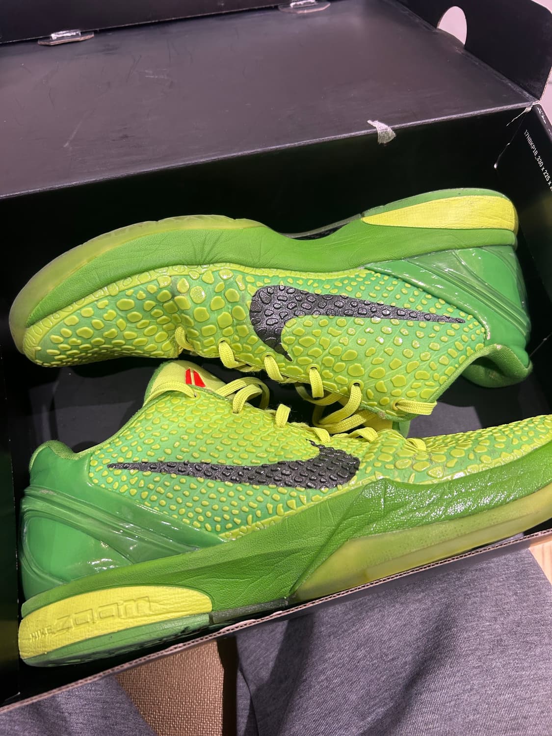 [290] 코비6 그린치 판매/교환 상품이미지2