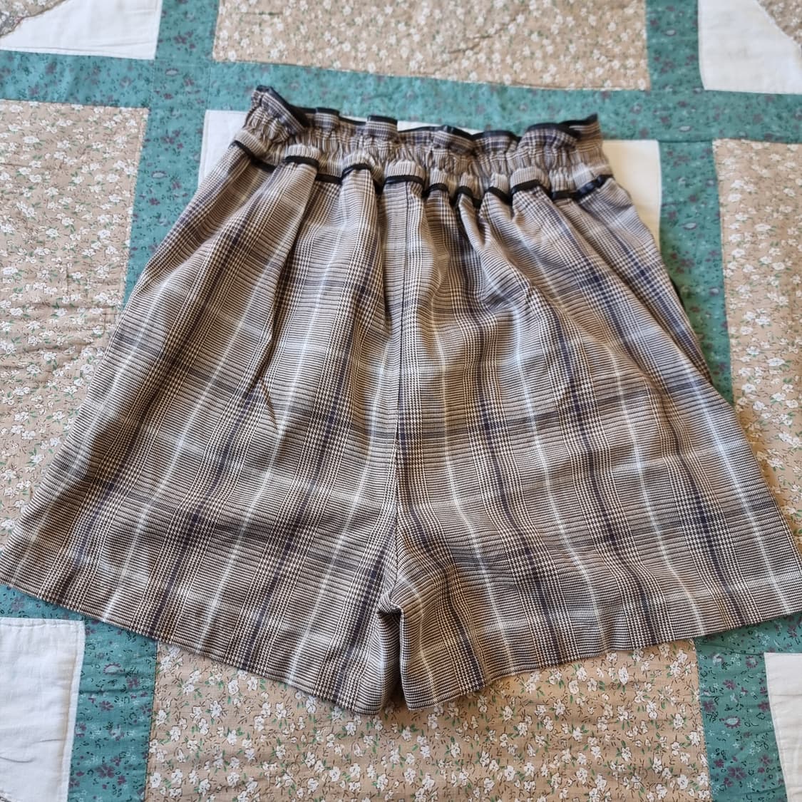 체크 하이웨스트 쇼츠 / 베이지 클래식 무드 상품이미지3