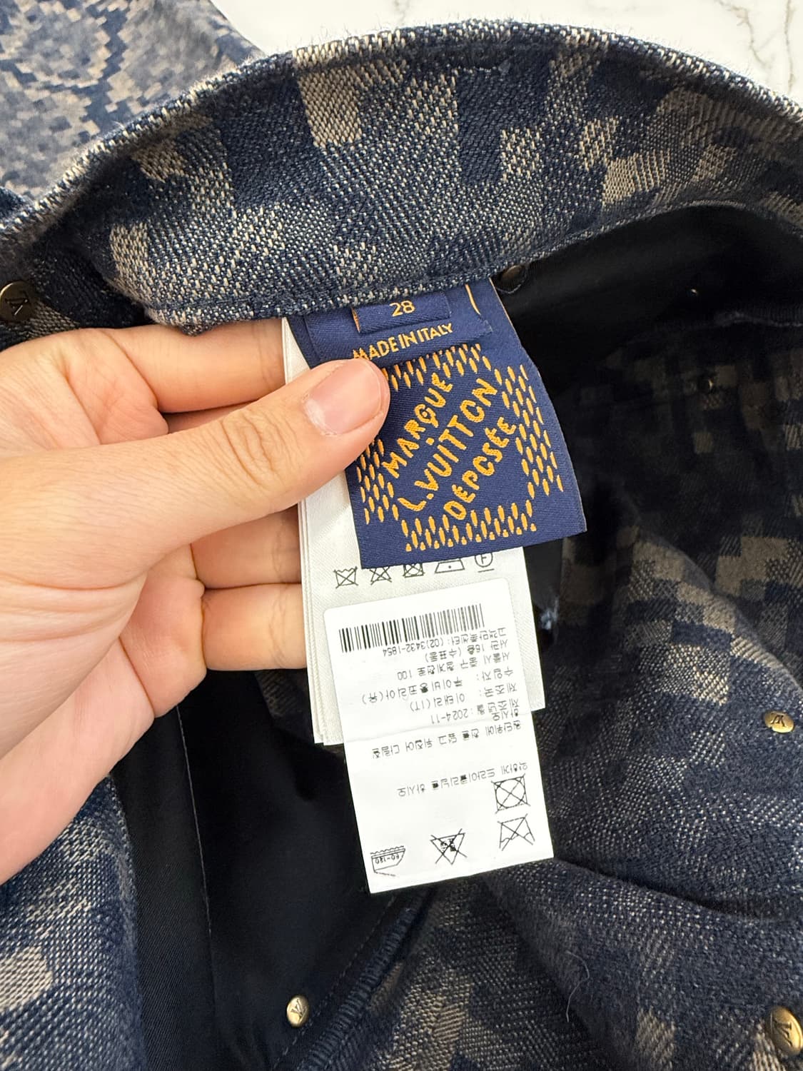 루이비통 SS25 그래픽 데님 스케이트 팬츠 상품이미지9