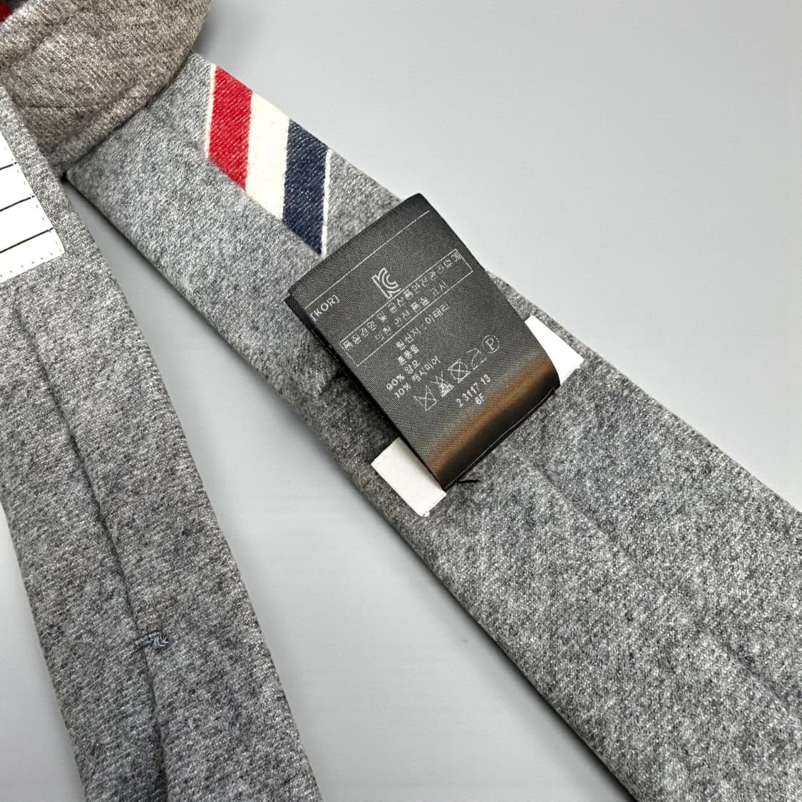 톰브라운 삼선 캐시미어 블렌딩 넥타이 상품이미지8