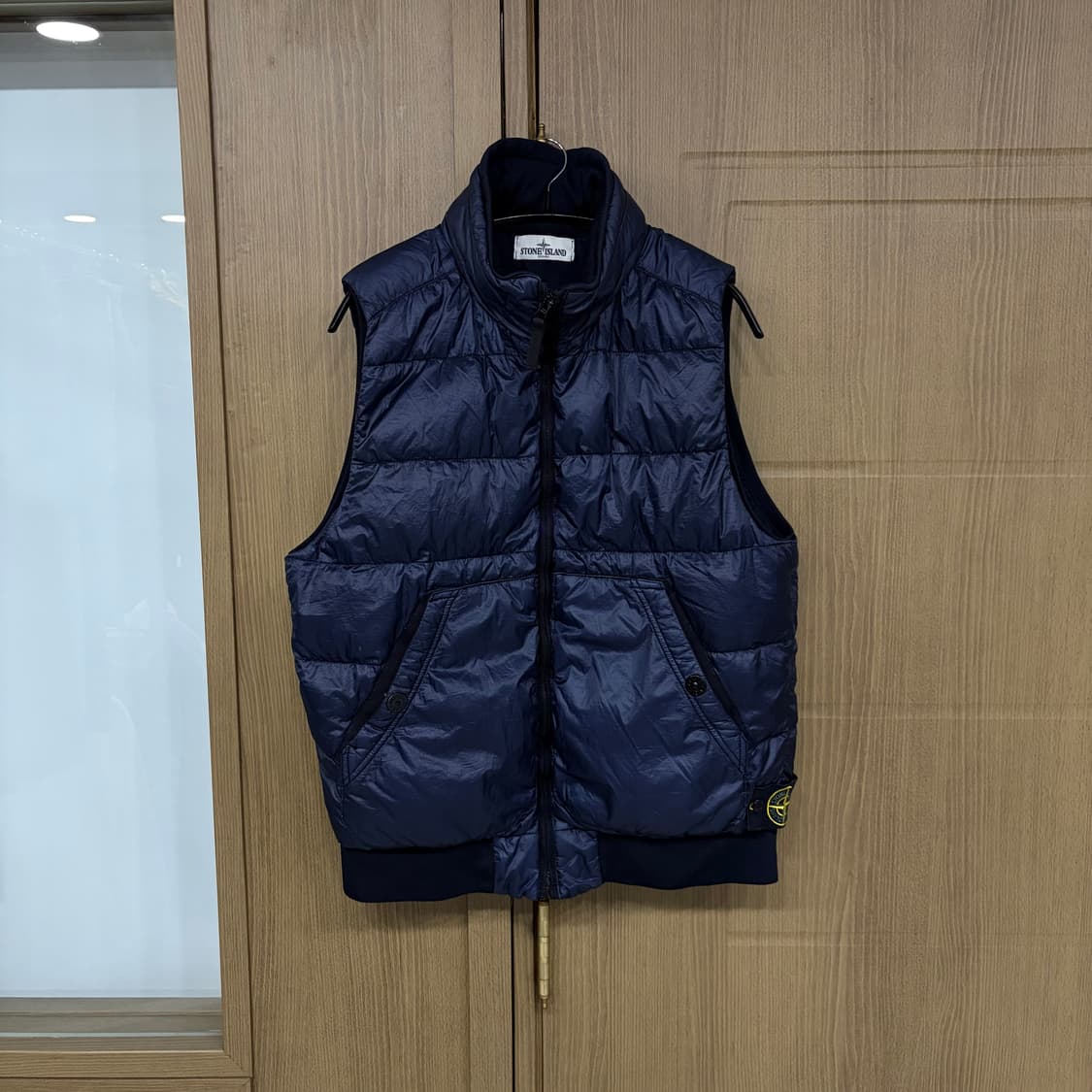 스톤아일랜드 정품 가먼트 다잉 네이비 와펜 패딩 조끼 베스트 (L) 상품이미지1