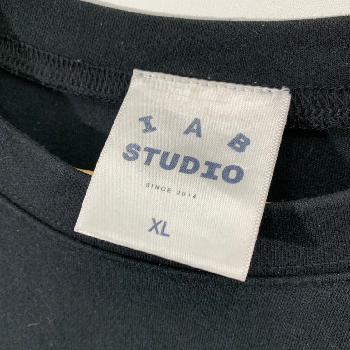 아이앱스튜디오 블랙 반팔티 상품이미지4