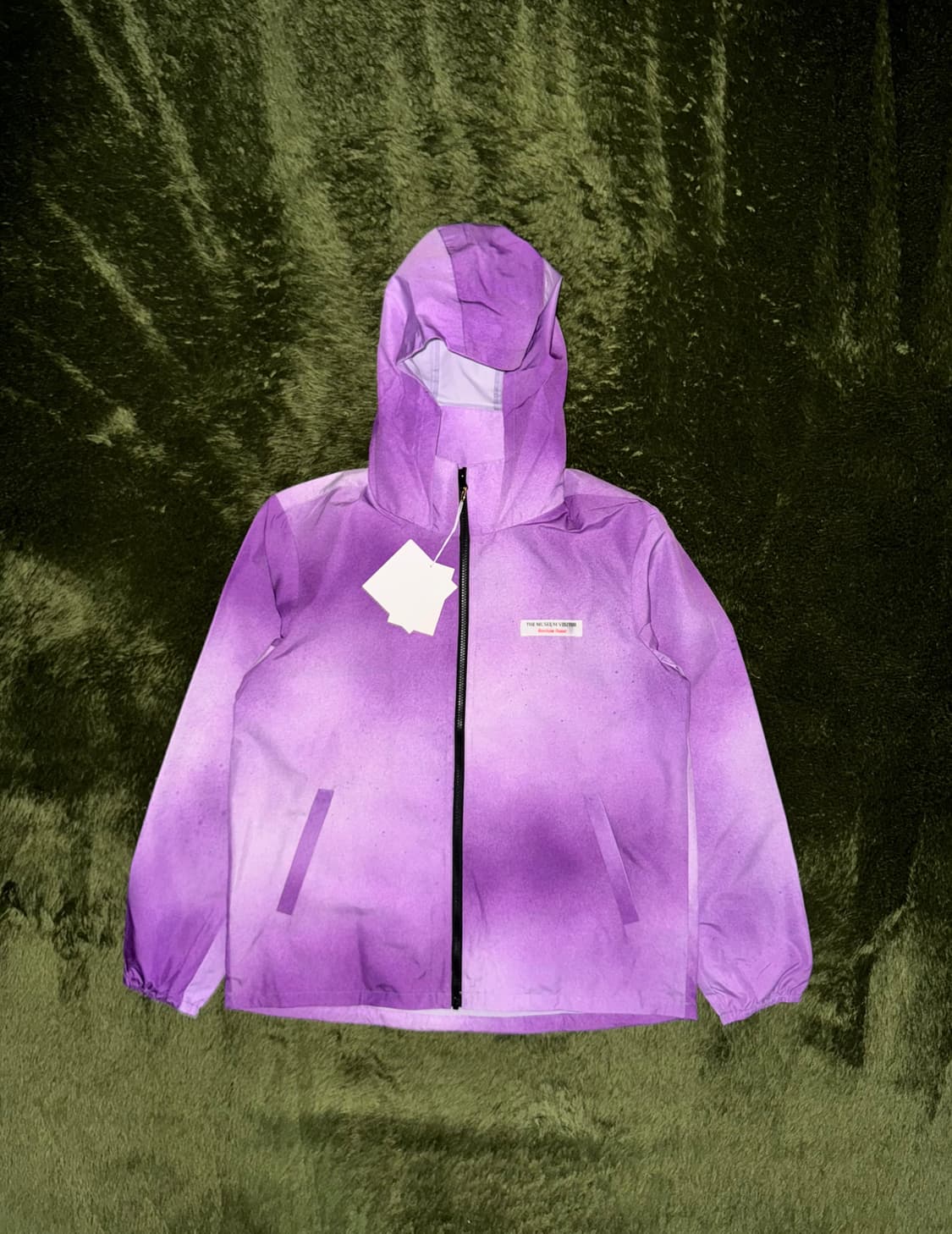 [M] 더뮤지엄비지터 스프레이 프린트 윈드브레이커 퍼플 상품이미지1