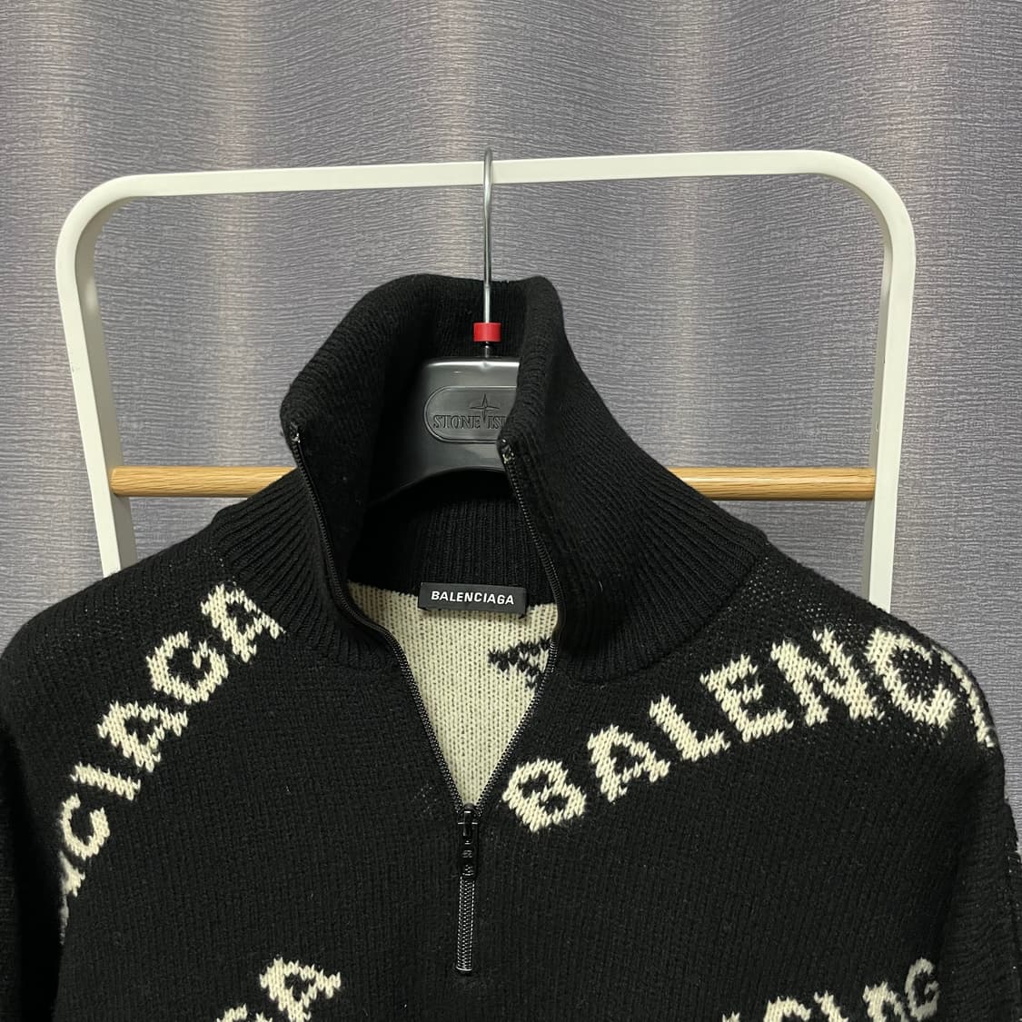 발렌시아가 반집업 멀티로고 니트 S (105-110) 상품이미지2