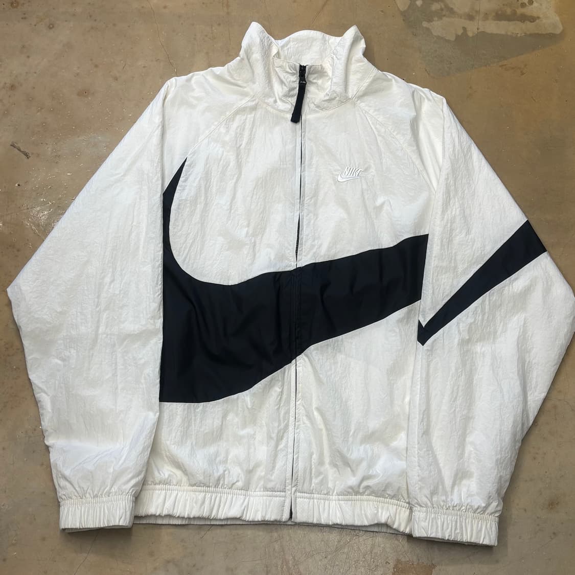 M 나이키 빅스우시 화이트 바람막이 상품이미지2