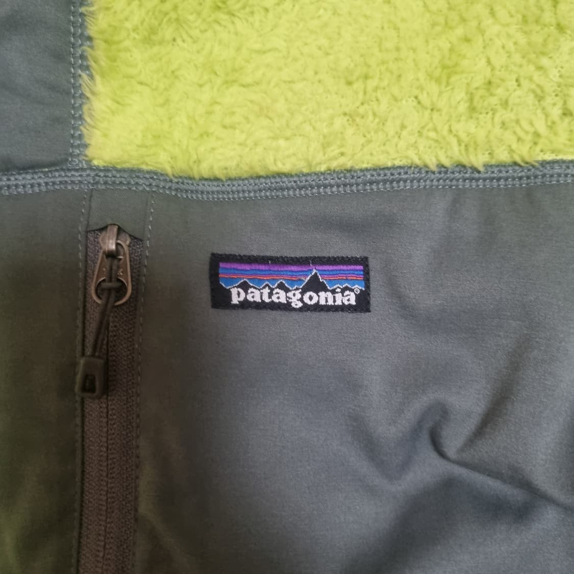 파타고니아 R3 하이로프트 플리스 자켓  L사이즈 상품이미지3